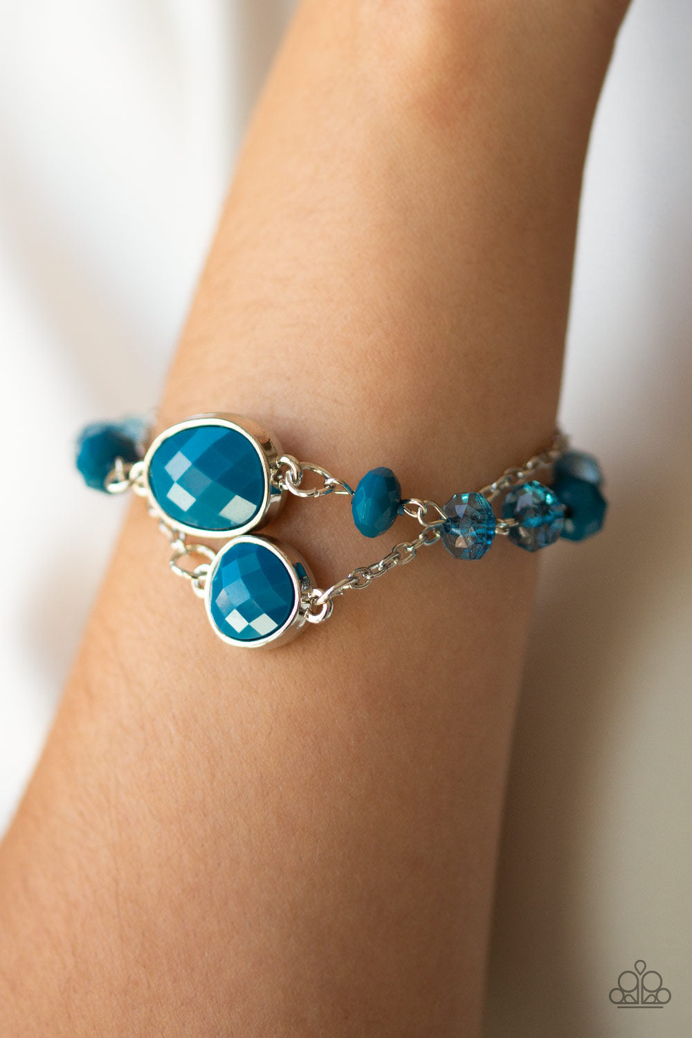Crowd Pleaser (blue bracelet)