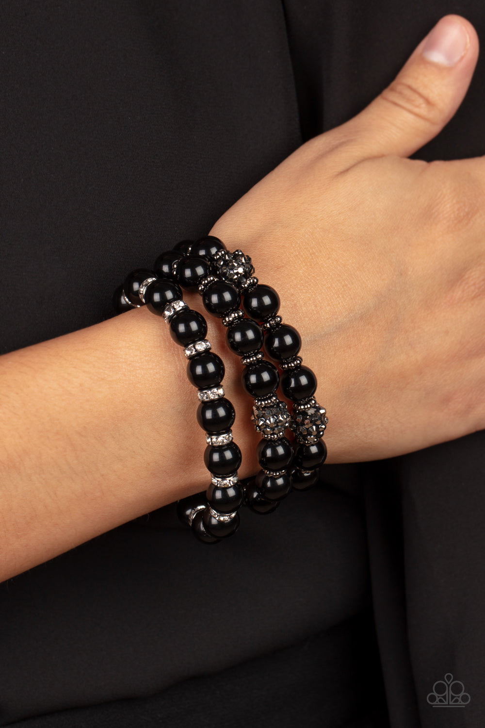 Poshly Packing (Black bracelet)