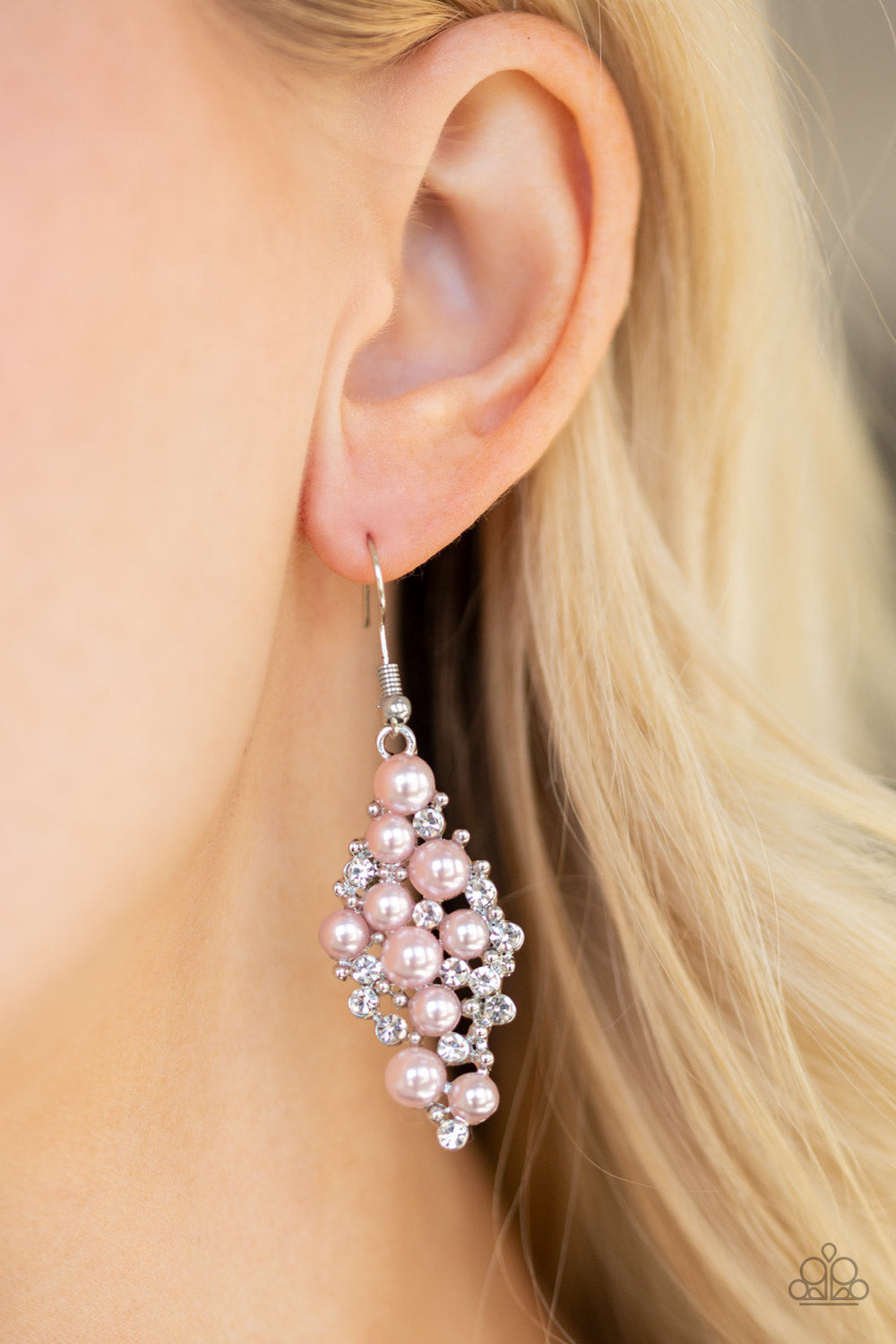 Famous Fashion (Pink earrings)