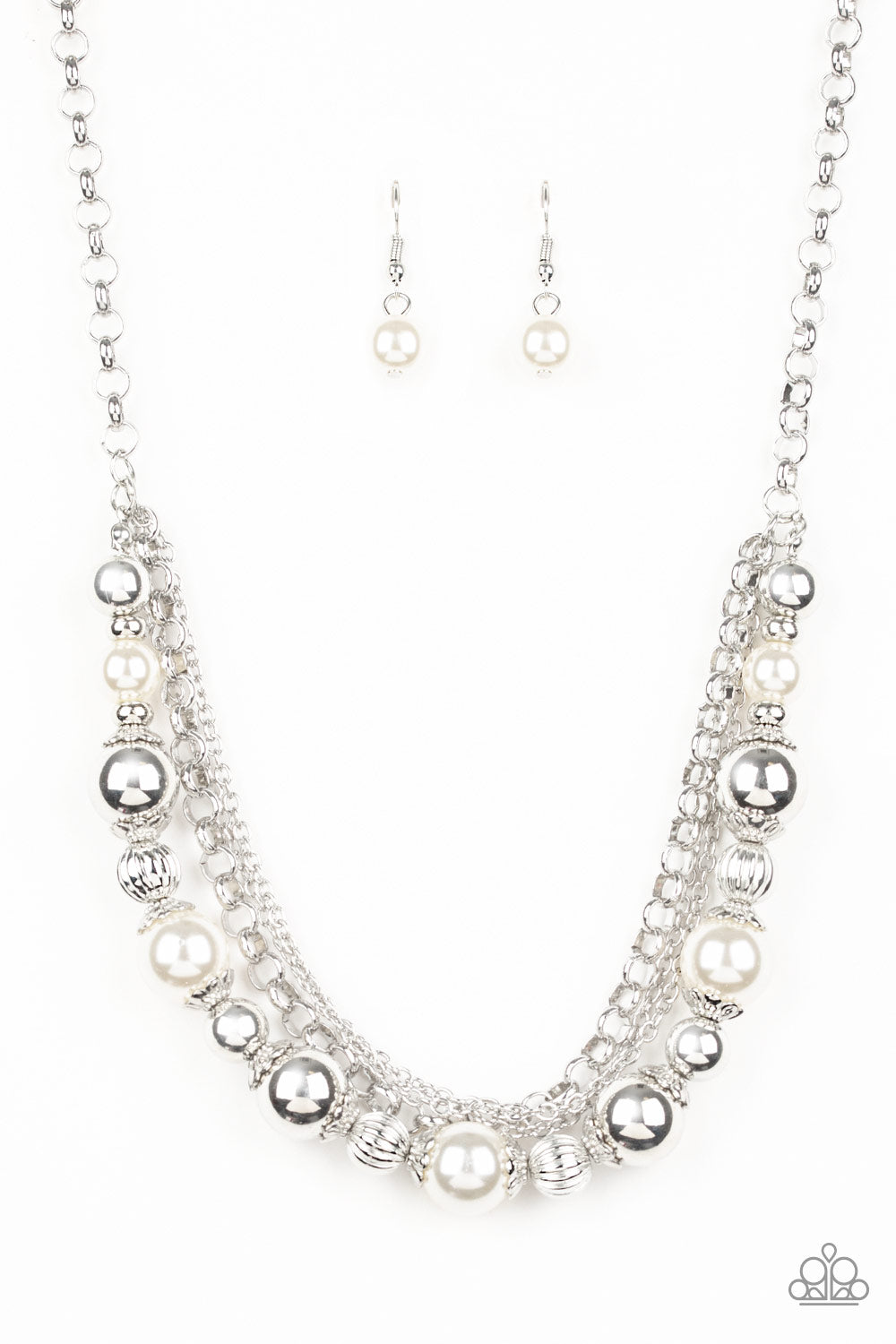 5th Avenue Romance (White necklace)