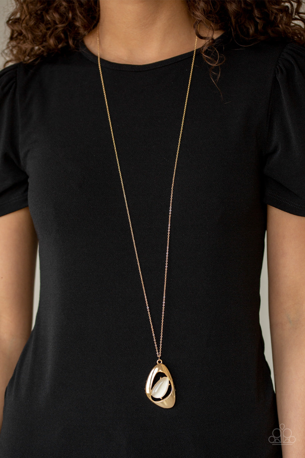 Asymmetrical Bliss (Gold necklace)