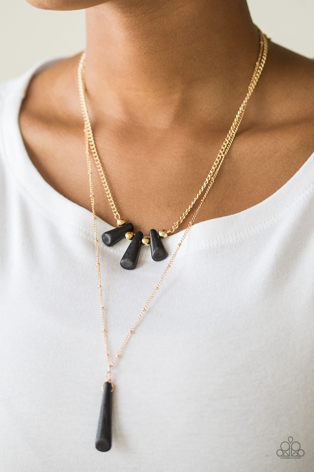 Basic Groundwork (black necklace)