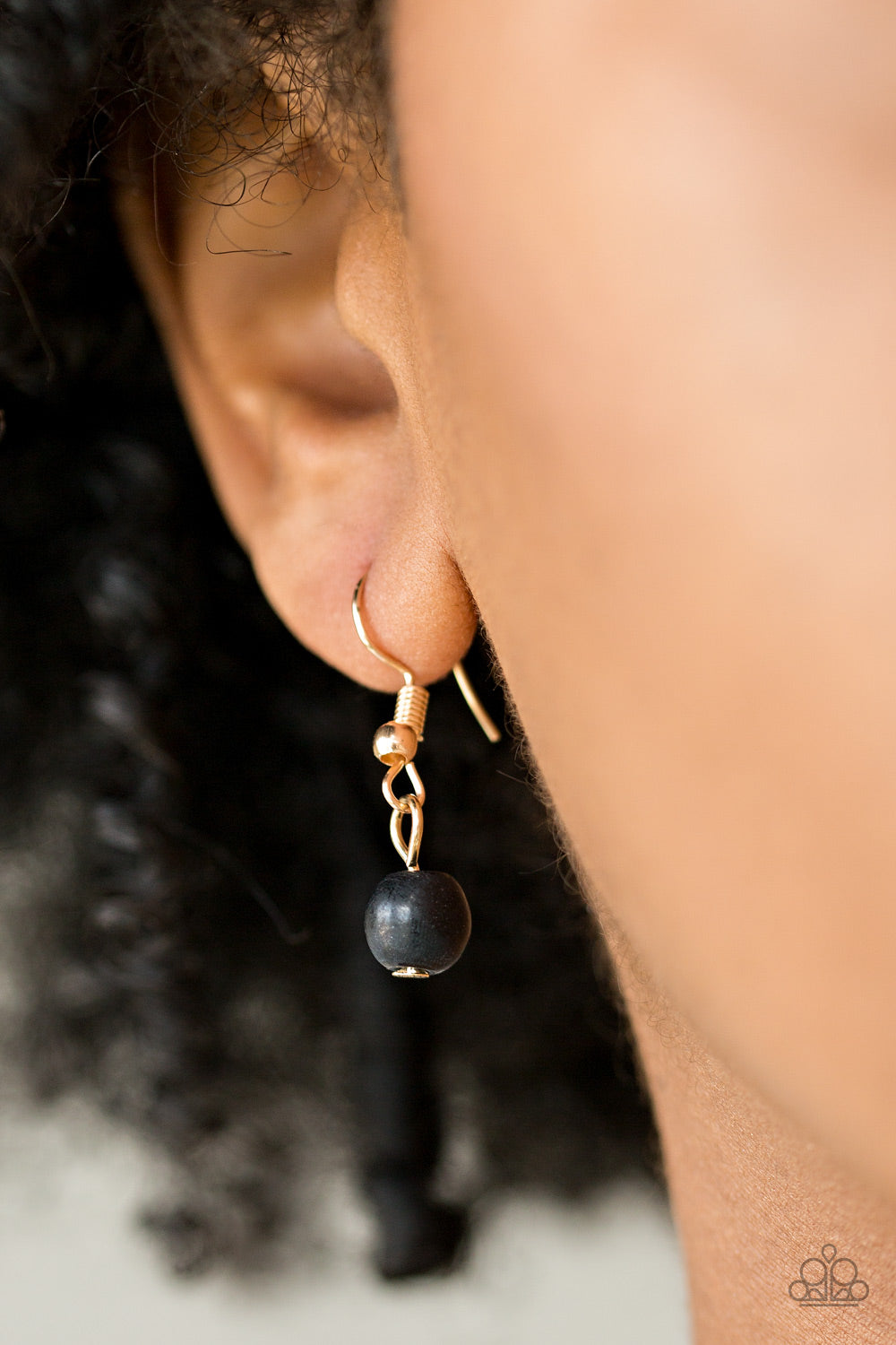 Basic Groundwork (black necklace)