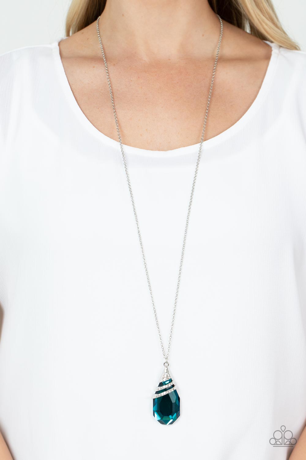 Demandingly Diva (Blue necklace)