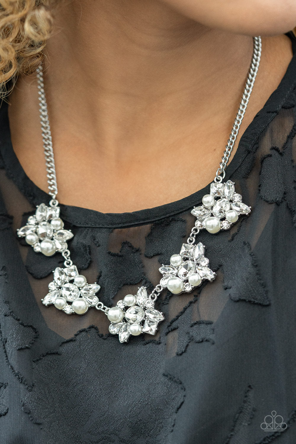 HEIRESS of Them All (White necklace)
