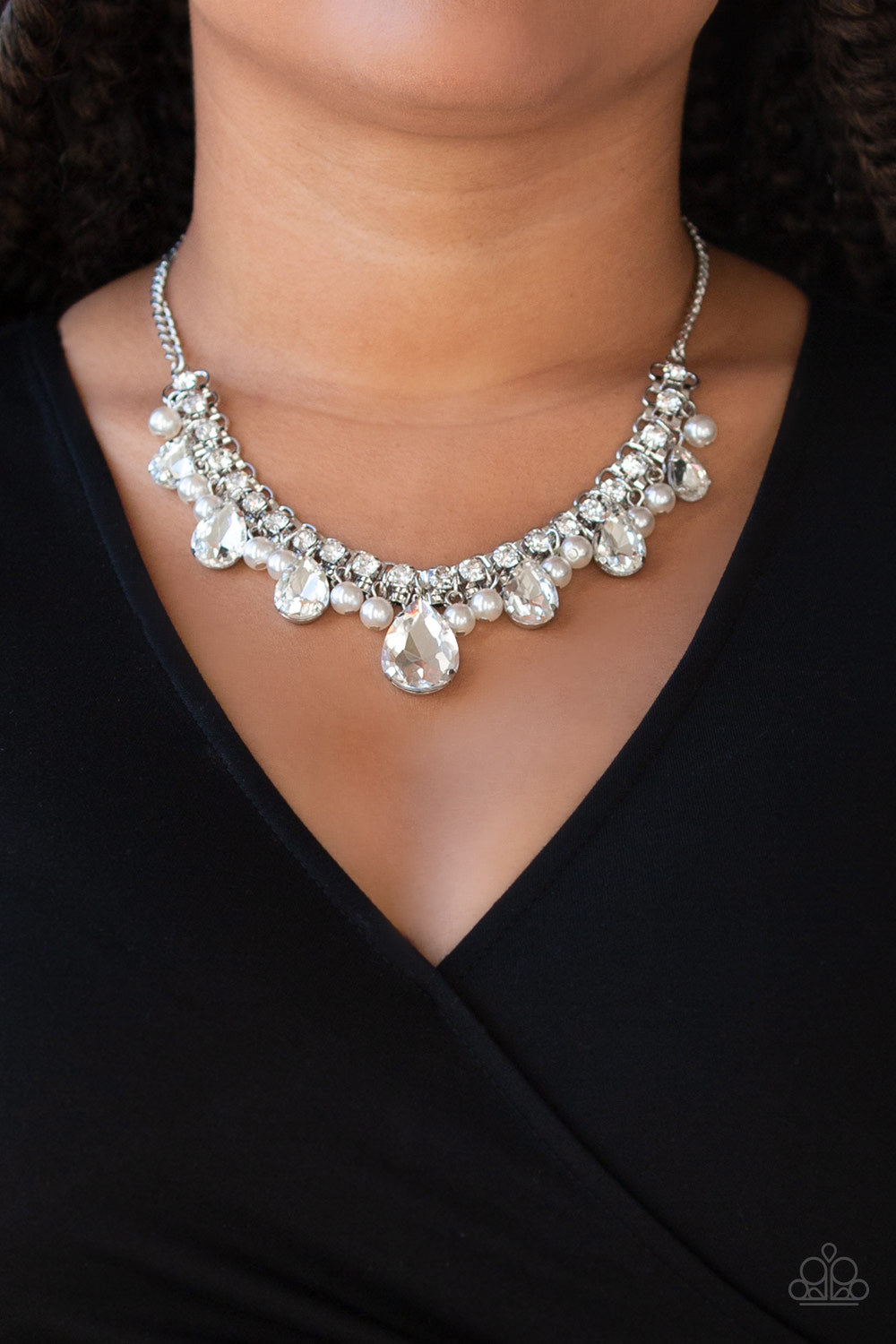 Knockout Queen (White necklace)