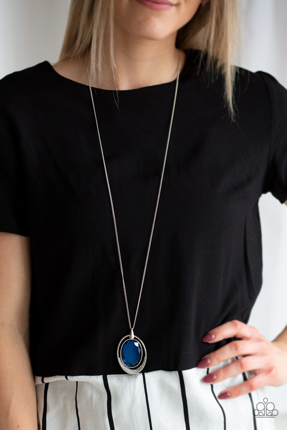 Metro Must-Have (blue necklace)