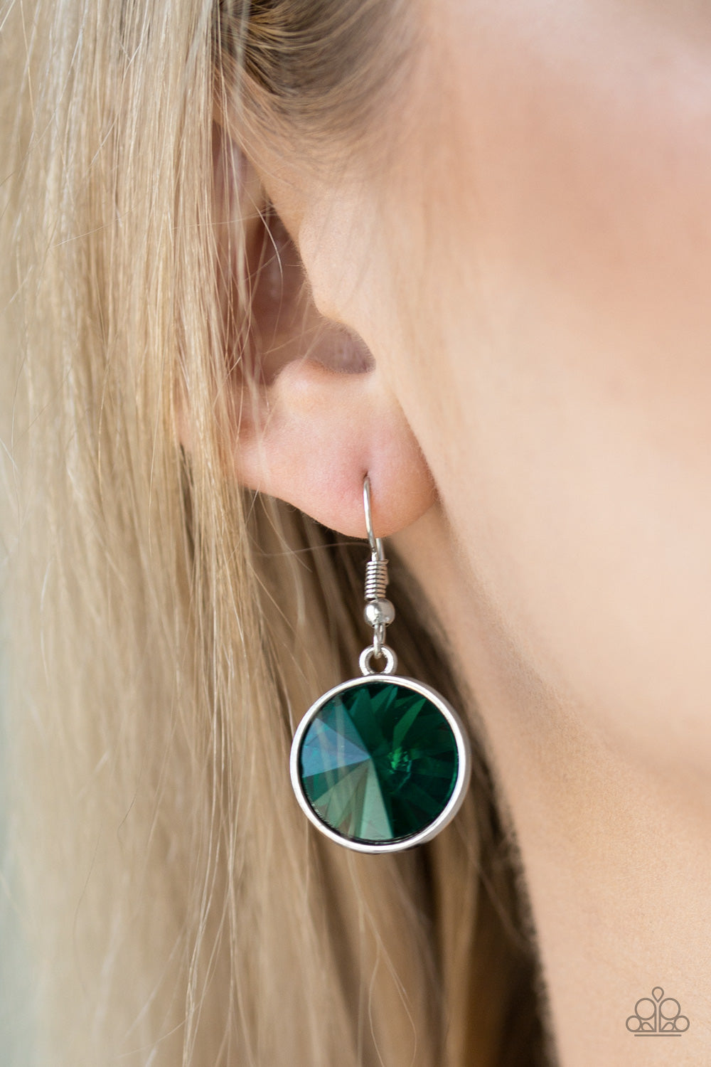 She Sparkles On (Green necklace)