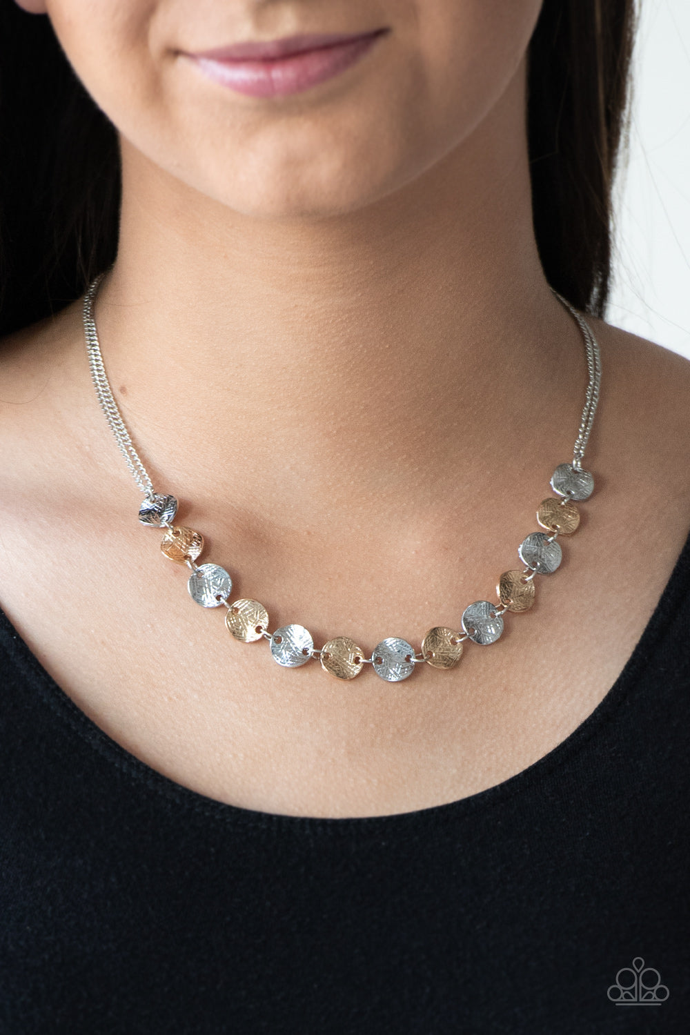 Simple Sheen (Silver necklace)