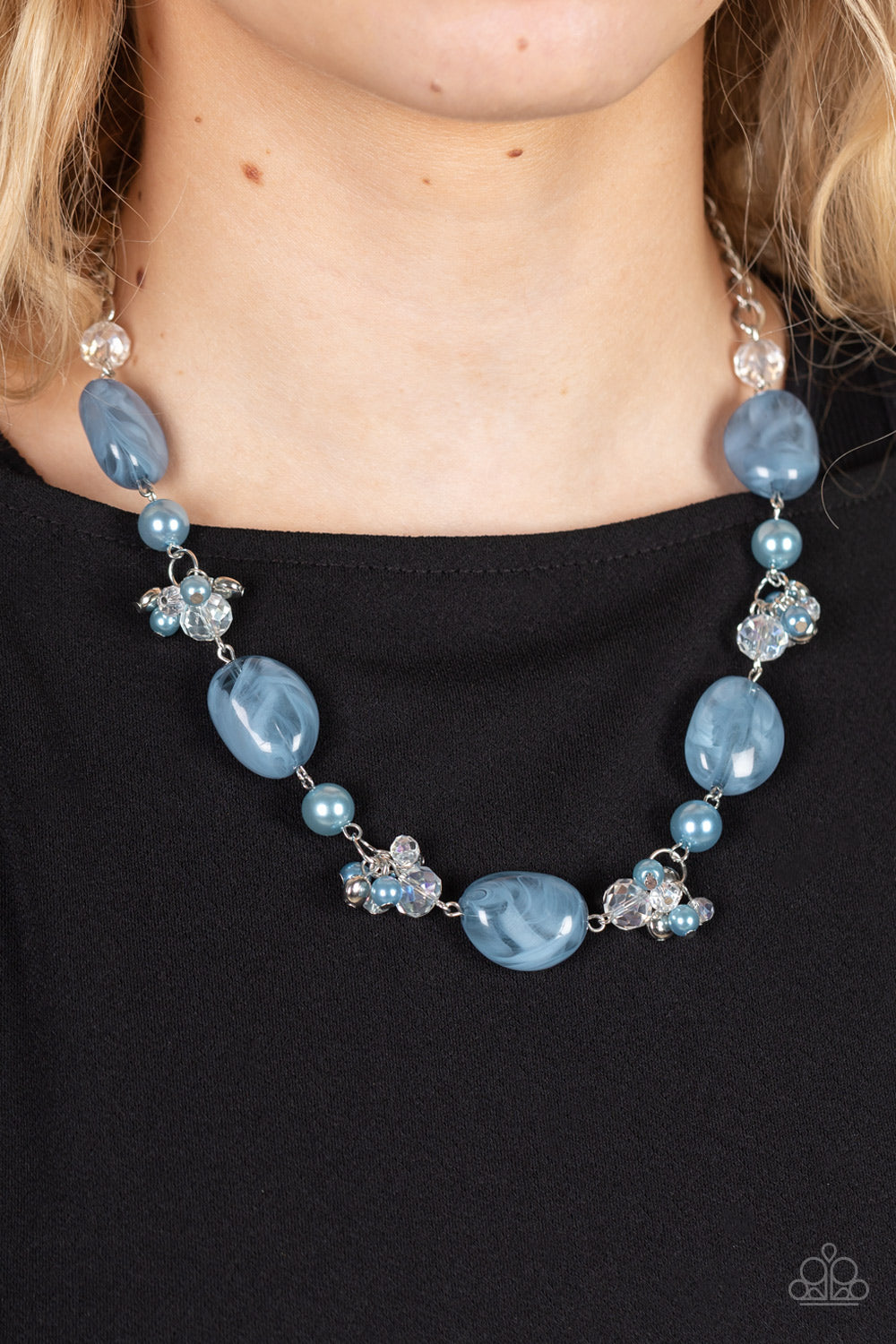 The Top TENACIOUS (Blue necklace)