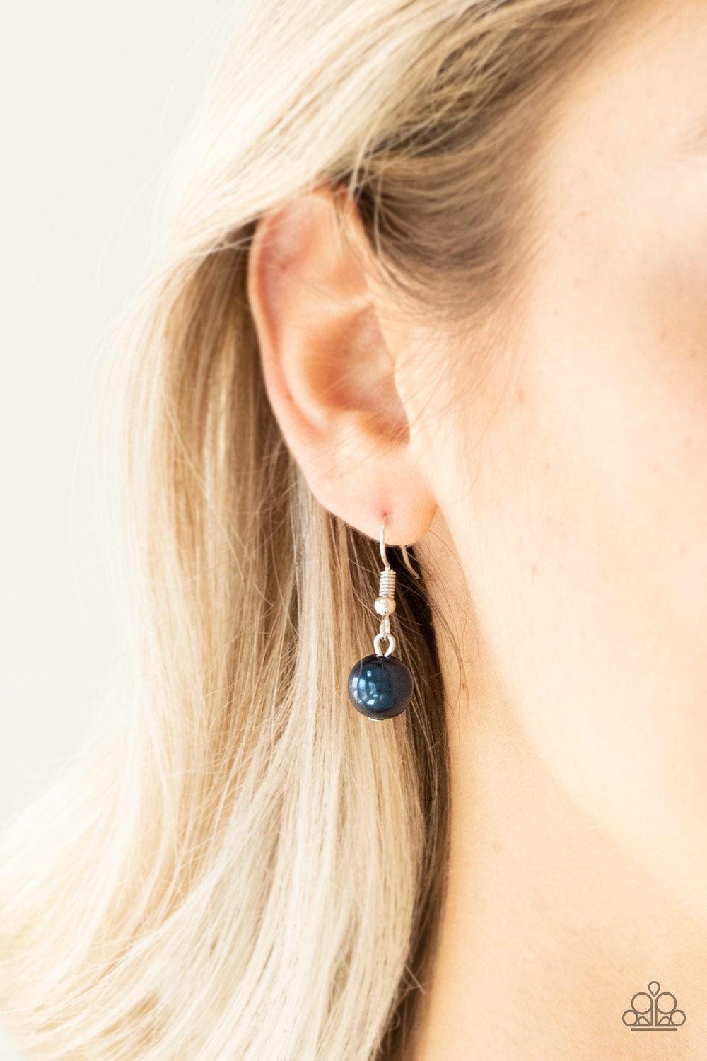 Uptown Talker (blue necklace)