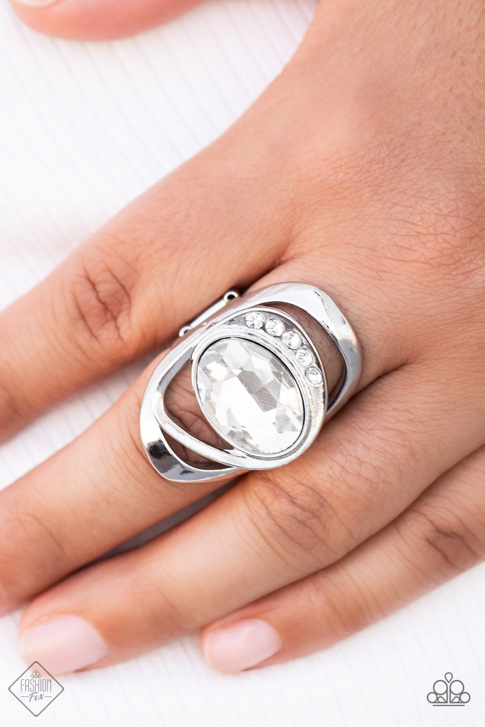 Mountain View Meadow (White ring)